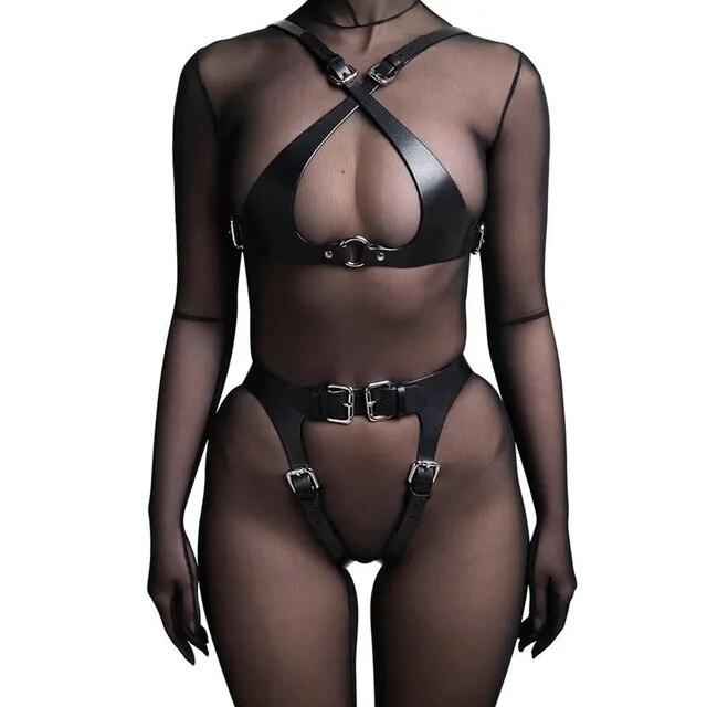 Amélie's Tempting Leather Harness - IntimGlamour